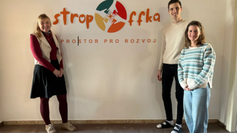 Celý Outdoor pomáhá